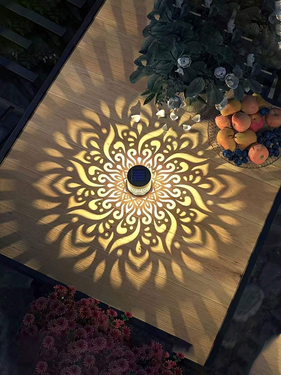 Outdoor Decorative Solar Wall Light